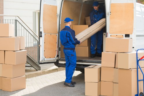 Mobile self storage unit delivered to a Notting Hill home