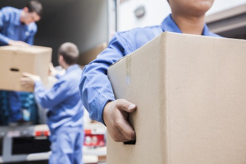 Student storage options in Notting Hill for boxes and luggage